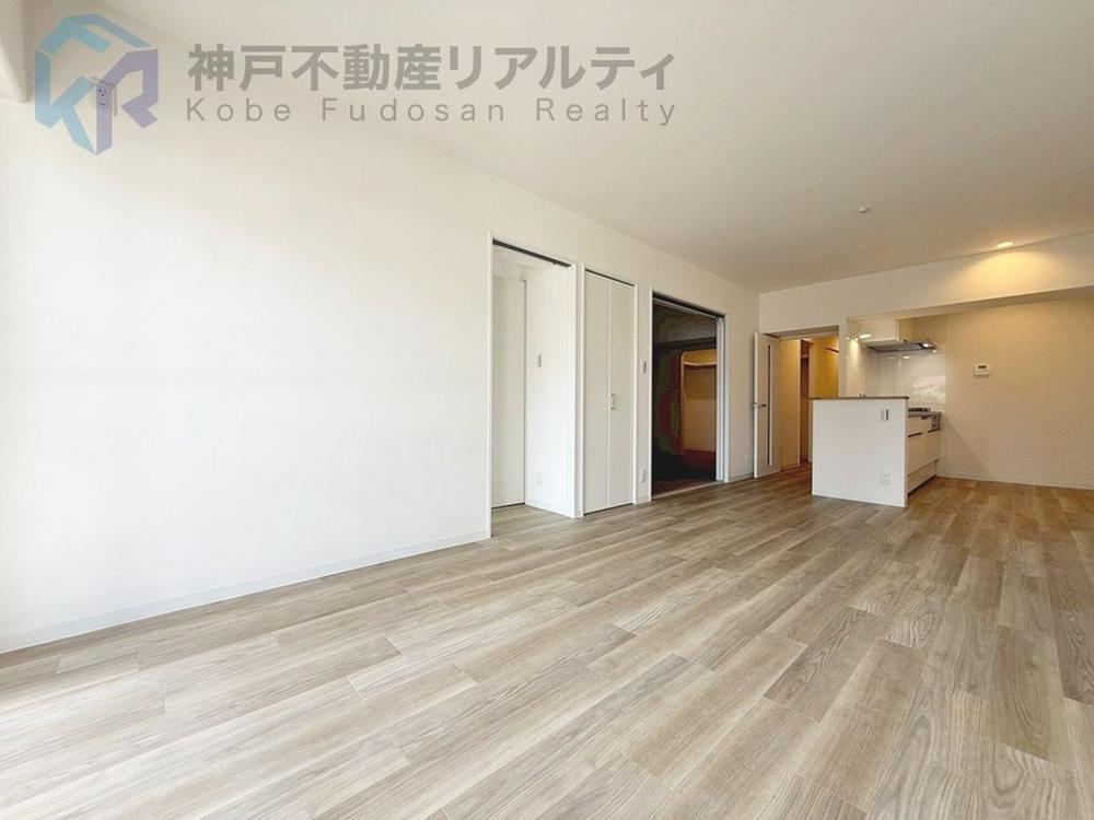 2LDK+S apartment in Higashinada Ward, Kobe, Hyogo - Photo 1