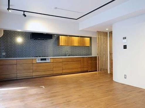 2LDK apartment in Meguro Ward, Tokyo - Photo 1