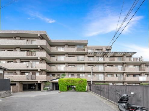 2LDK+S apartment in Miyamae Ward, Kawasaki, Kanagawa - Photo 1