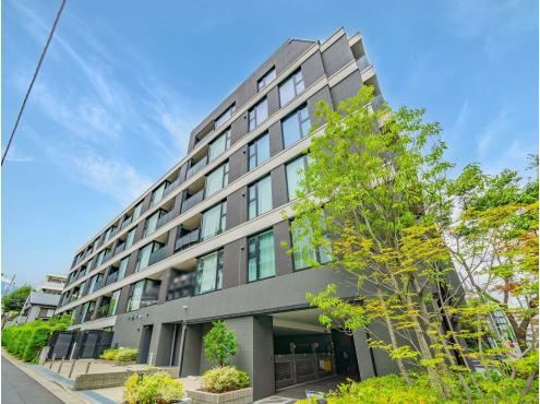 2LDK apartment in Shinjuku Ward, Tokyo - Photo 1