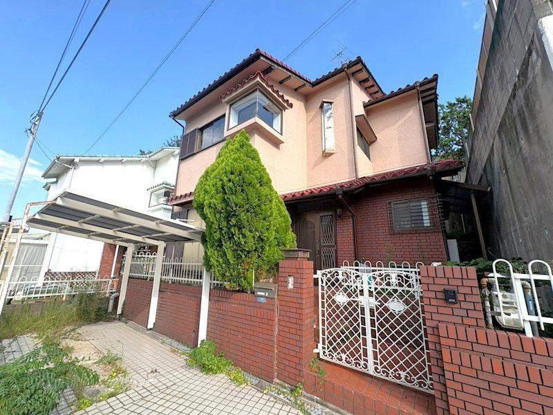 4LDK house in Takarazuka, Hyogo - Photo 1