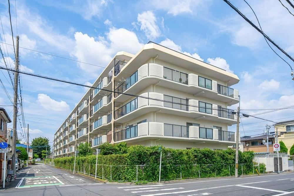 2LDK apartment in Warabi, Saitama - Photo 1