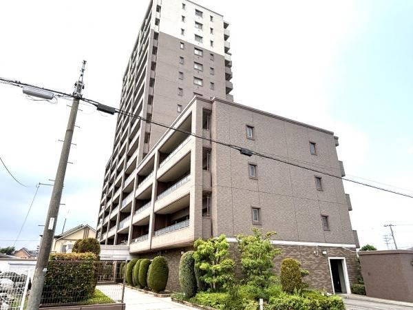 3LDK apartment in Niihama, Ehime - Photo 1