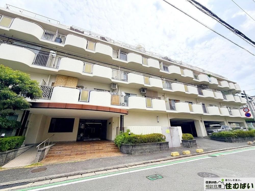 3LDK+S apartment in Chuo Ward, Fukuoka - Photo 1