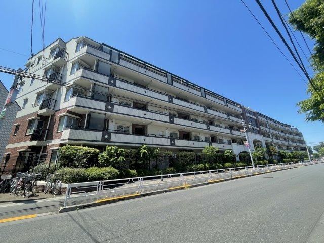 4LDK apartment in Nishitokyo, Tokyo - Photo 1