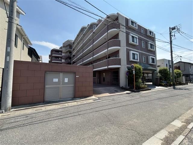 2LDK+S apartment in Koshigaya, Saitama - Photo 1