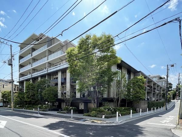 3LDK apartment in Shinagawa Ward, Tokyo - Photo 1
