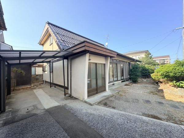 6LDK house in Yonago, Tottori - Photo 1