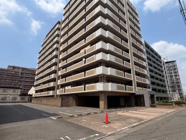3LDK apartment in Hakata Ward, Fukuoka - Photo 1