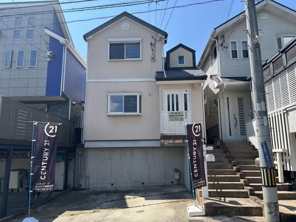 4LDK house in Suma Ward, Kobe, Hyogo - Photo 1