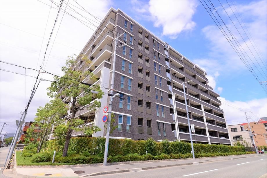 3LDK apartment in Nishinomiya, Hyogo - Photo 1