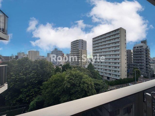 1LDK apartment in Shinjuku Ward, Tokyo - Photo 1