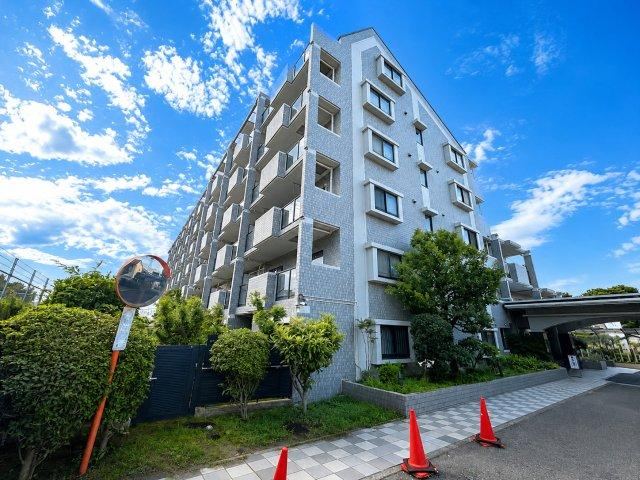 3LDK apartment in Chigasaki, Kanagawa - Photo 1