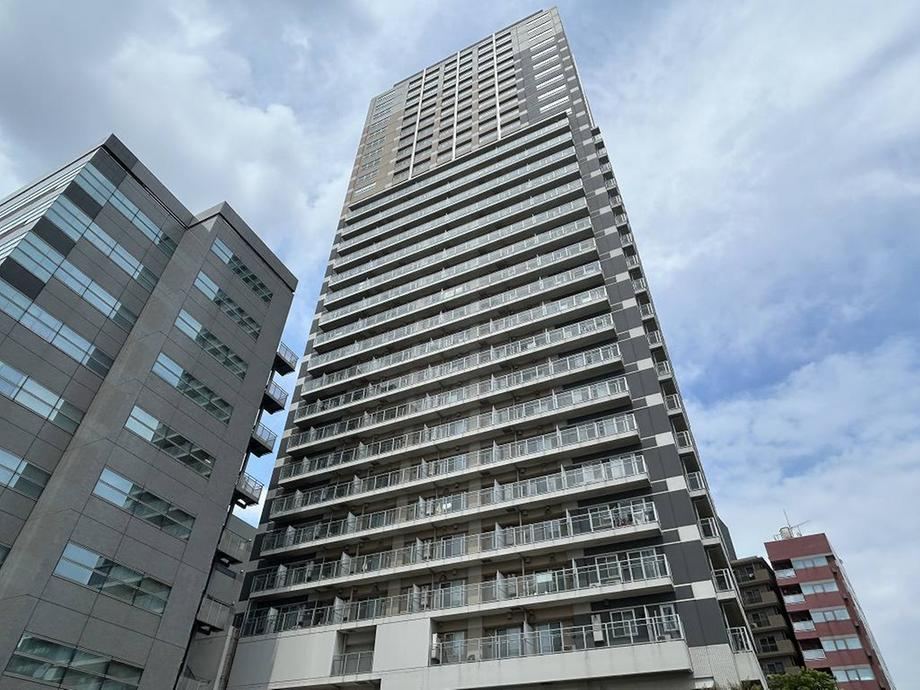 2LDK apartment in Toshima Ward, Tokyo - Photo 1