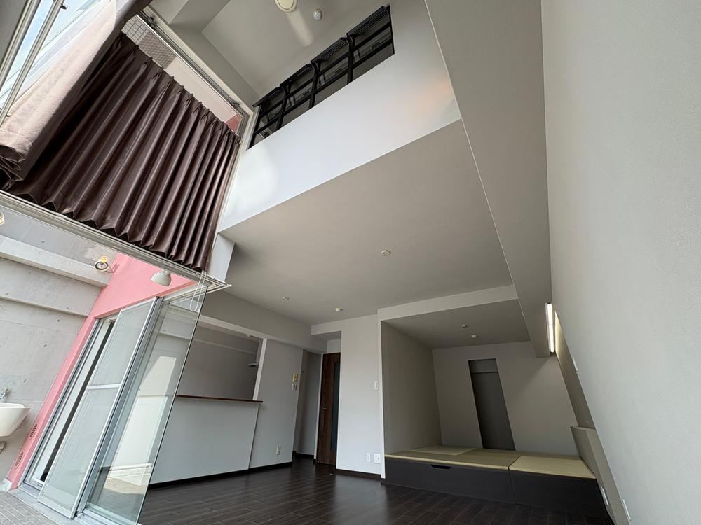 2LDK apartment in Yodogawa Ward, Osaka - Photo 1