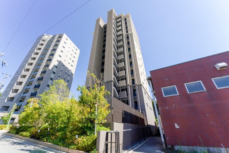 3LDK apartment in Takatsuki, Osaka - Photo 1