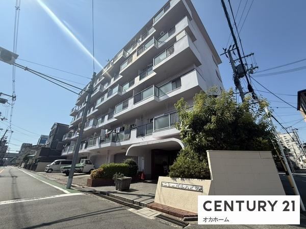 2DK apartment in Kadoma, Osaka - Photo 1