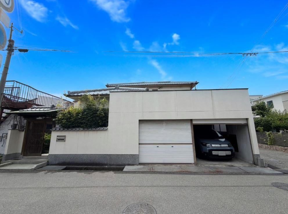 8DK house in Kishiwada, Osaka - Photo 1