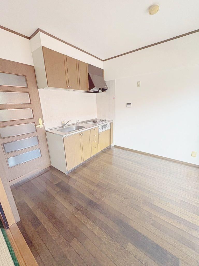 2DK apartment in Kanazawa, Ishikawa - Photo 1