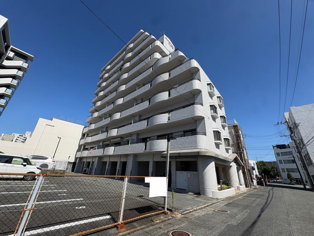 3LDK apartment in Kurume, Fukuoka - Photo 1