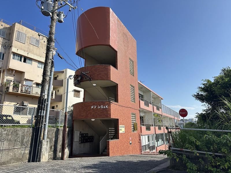 2DK apartment in Naha, Okinawa - photo 1