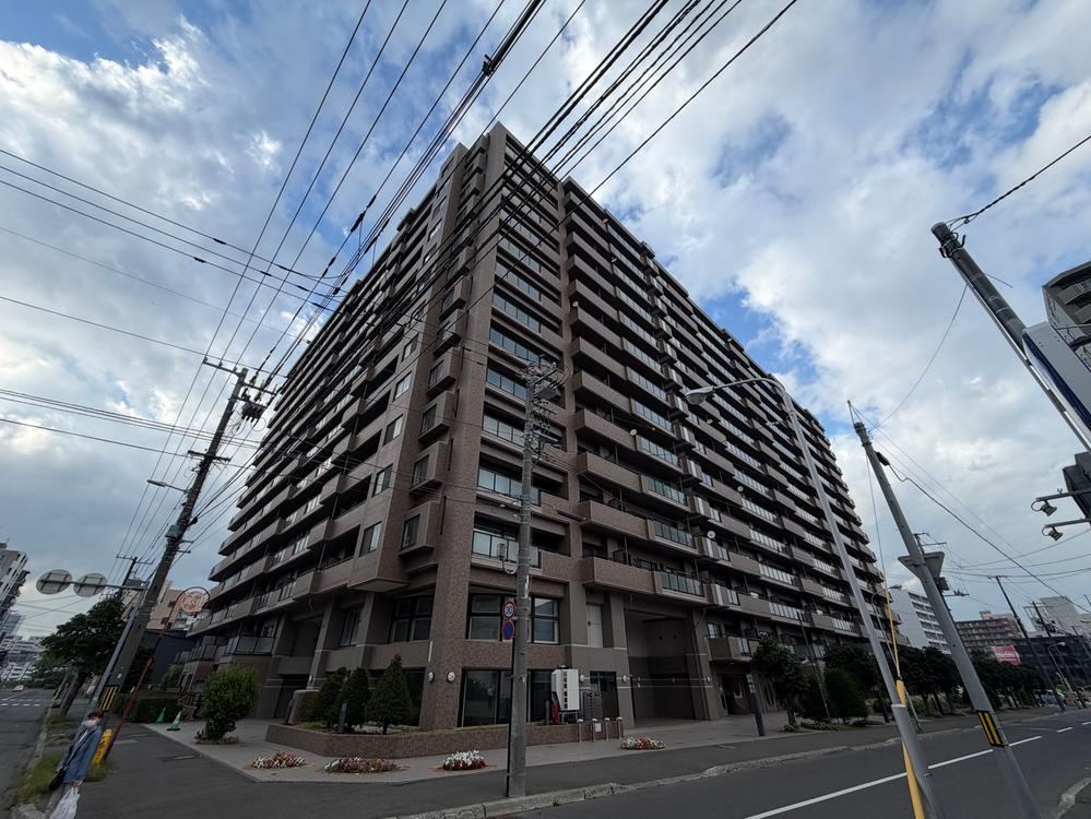4LDK apartment in Shiroishi Ward, Sapporo, Hokkaido - Photo 1