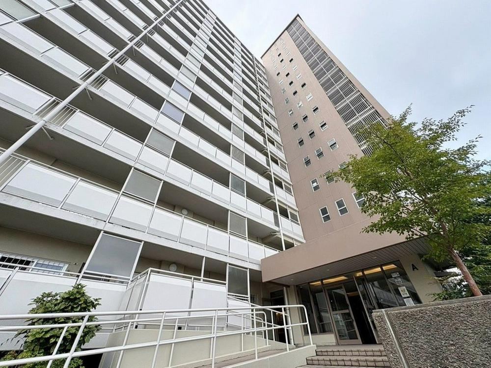 3LDK apartment in Matsudo, Chiba - Photo 1
