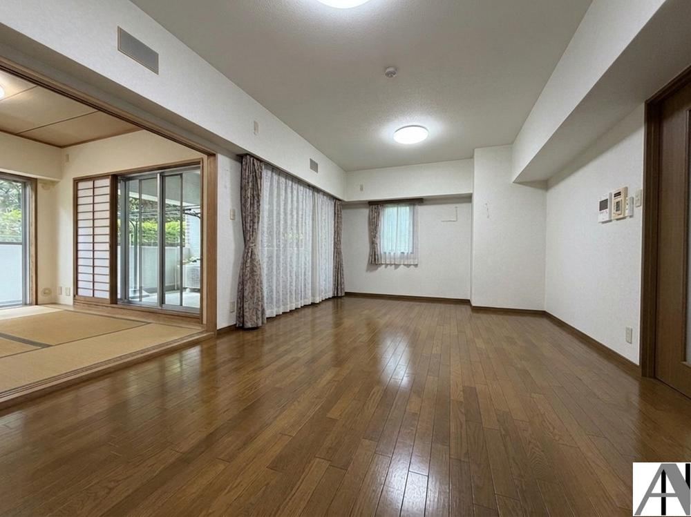 3LDK apartment in Toyonaka, Osaka - Photo 1