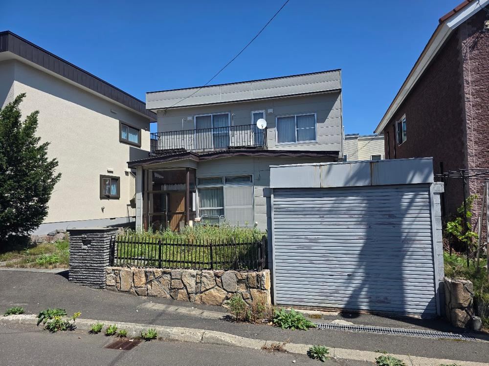 198 m² land in Nishi Ward, Sapporo, Hokkaido - Photo 1