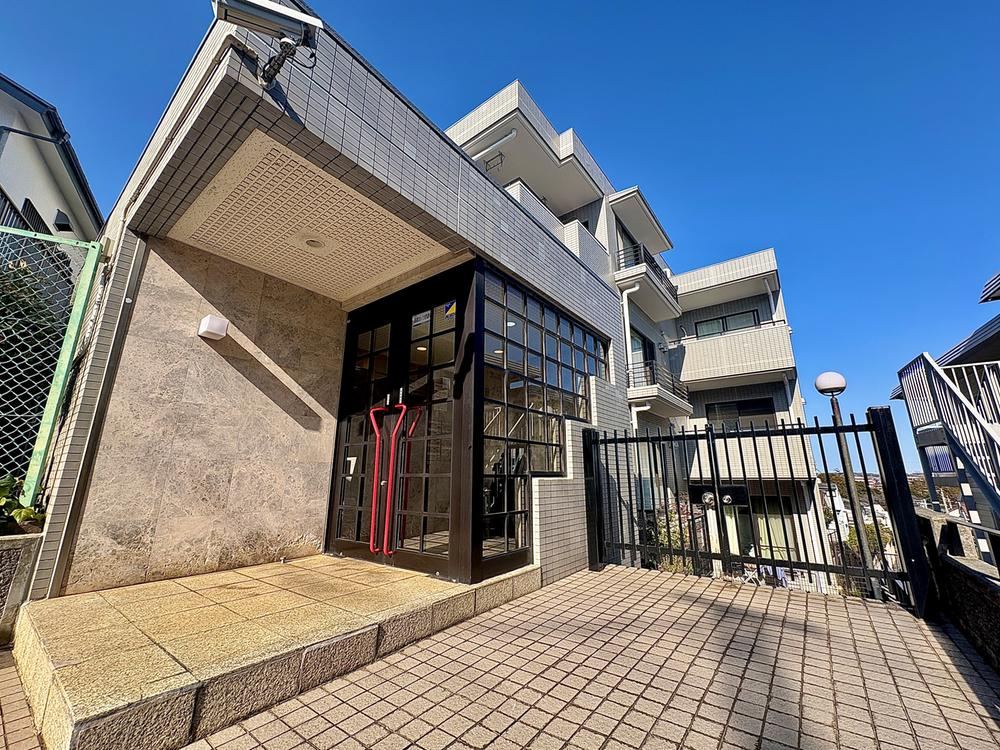 3LDK apartment in Machida, Tokyo - Photo 1