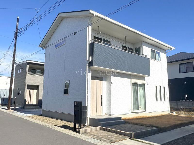 4LDK house in Oyama, Tochigi - Photo 1