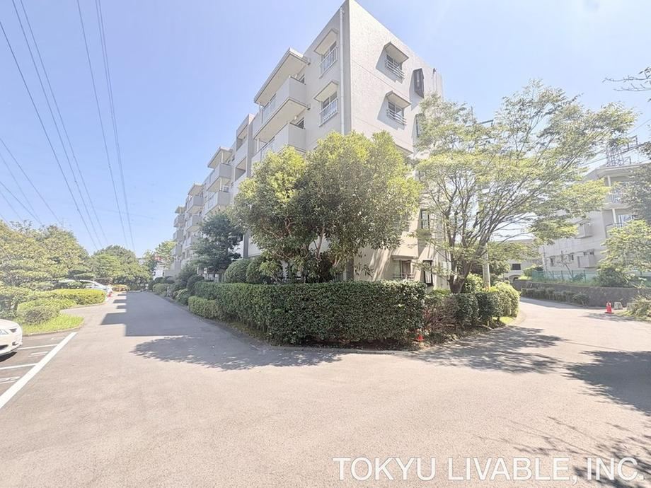 4LDK apartment in Konan Ward, Yokohama, Kanagawa - Photo 1