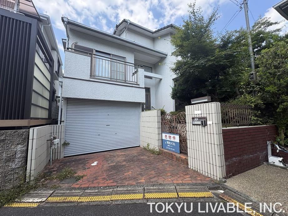 5LDK house in Takatsuki, Osaka - Photo 1