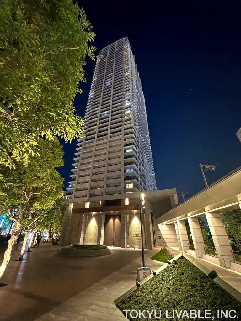 3LDK apartment in Kita Ward, Osaka - Photo 1