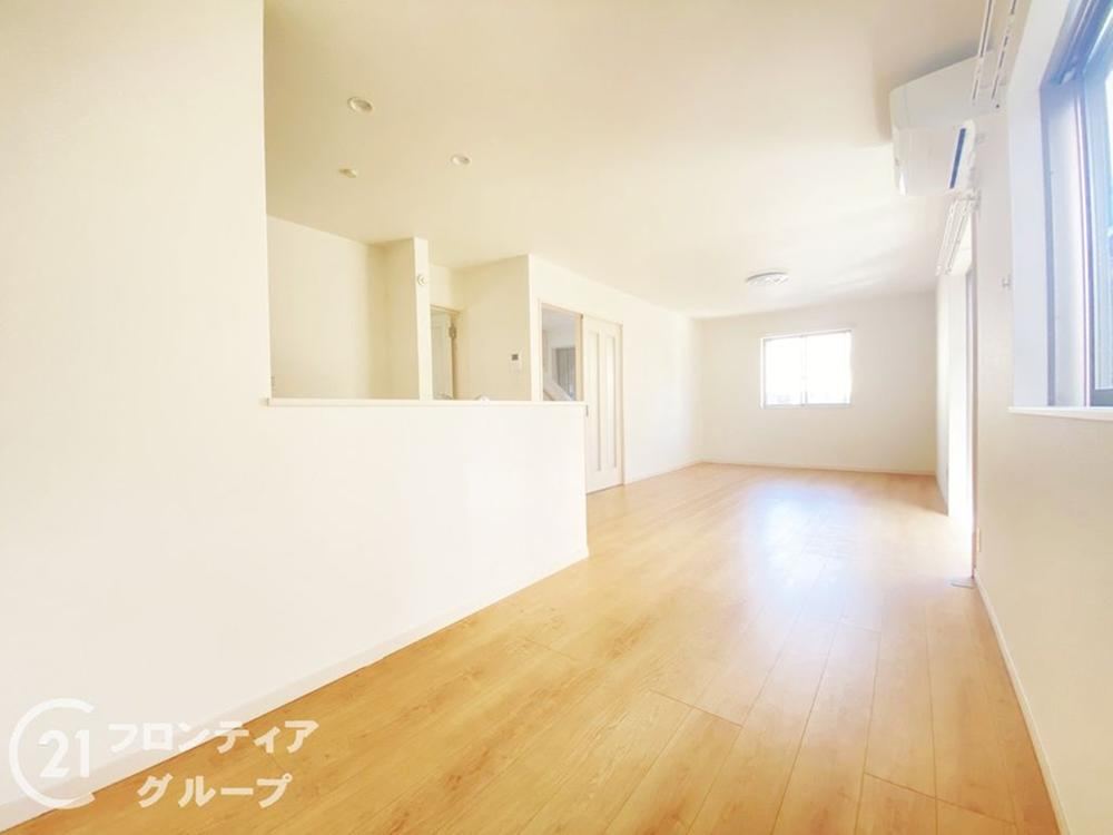 4LDK house in Hirakata, Osaka - Photo 1