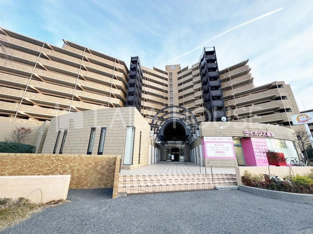 3LDK apartment in Minuma Ward, Saitama - Photo 1