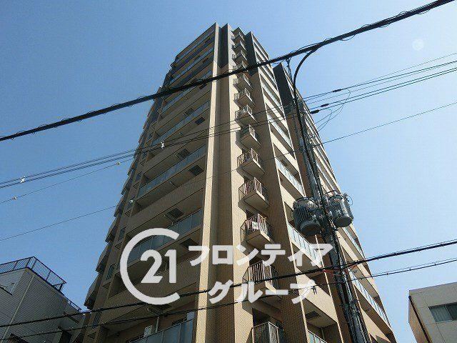 3LDK apartment in Higashiosaka, Osaka - Photo 1