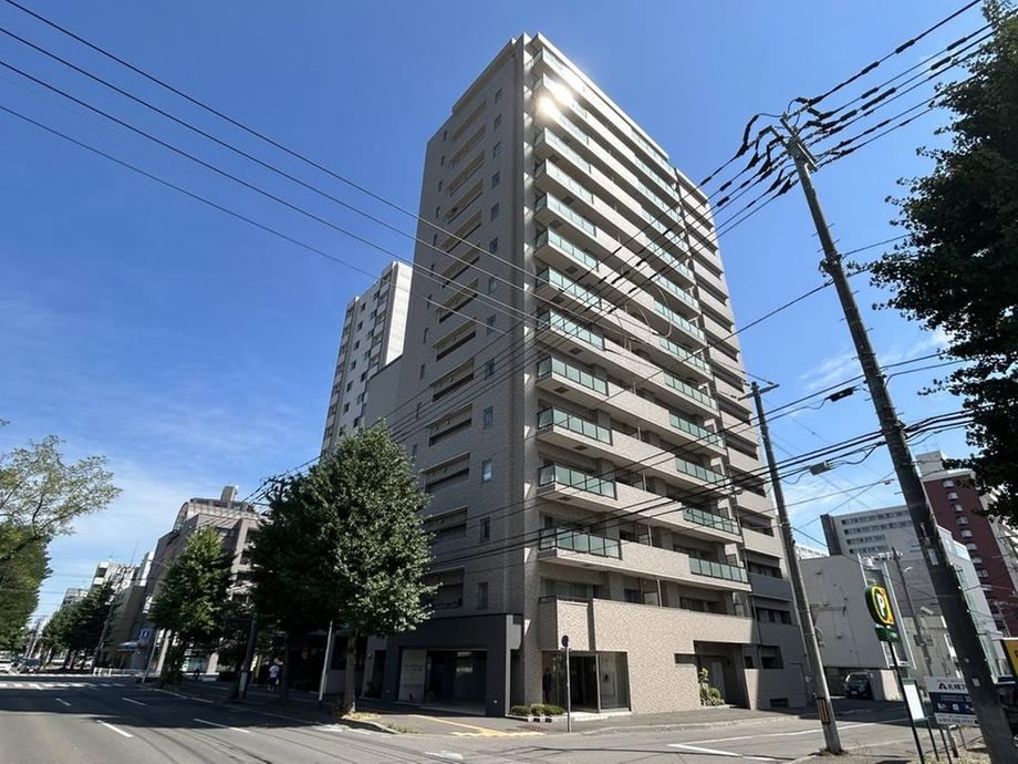 3LDK apartment in Chuo Ward, Sapporo, Hokkaido - Photo 1