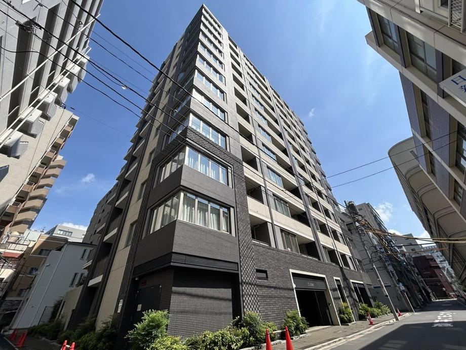 2LDK apartment in Chuo Ward, Tokyo - Photo 1