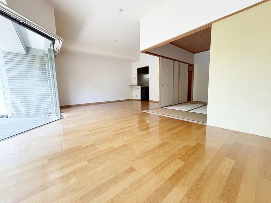 3LDK apartment in Tondabayashi, Osaka - Photo 1
