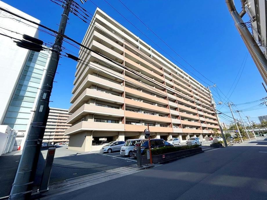 3LDK apartment in Mihama Ward, Chiba - Photo 1