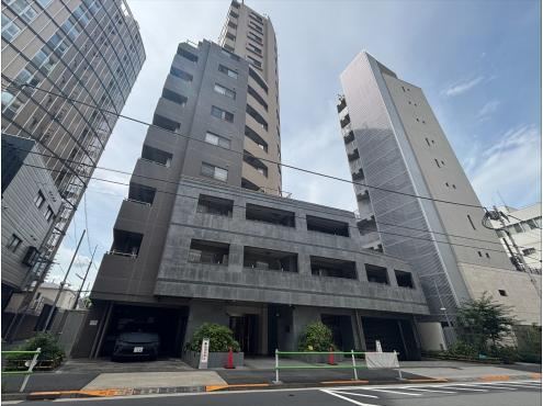 1LDK apartment in Minato Ward, Tokyo - Photo 1