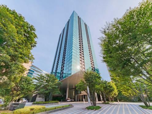 2LDK apartment in Minato Ward, Tokyo - Photo 1