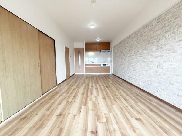 3LDK+S apartment in Suita, Osaka - Photo 1