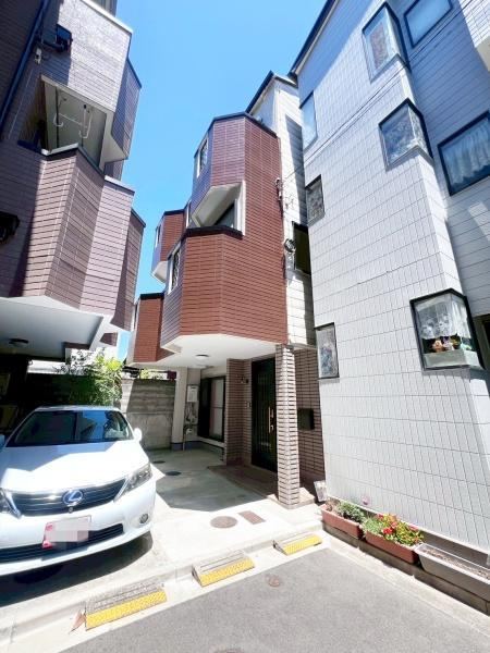 4LDK+S house in Suita, Osaka - Photo 1