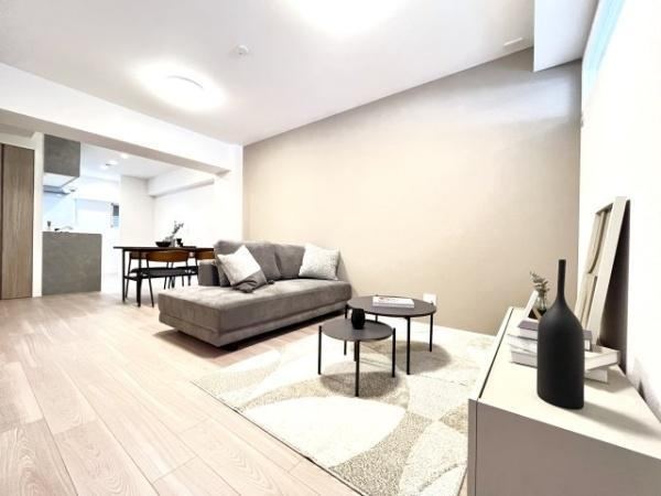 2LDK+S apartment in Yodogawa Ward, Osaka - Photo 1