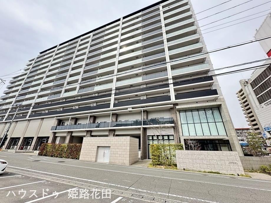 4LDK apartment in Himeji, Hyogo - Photo 1