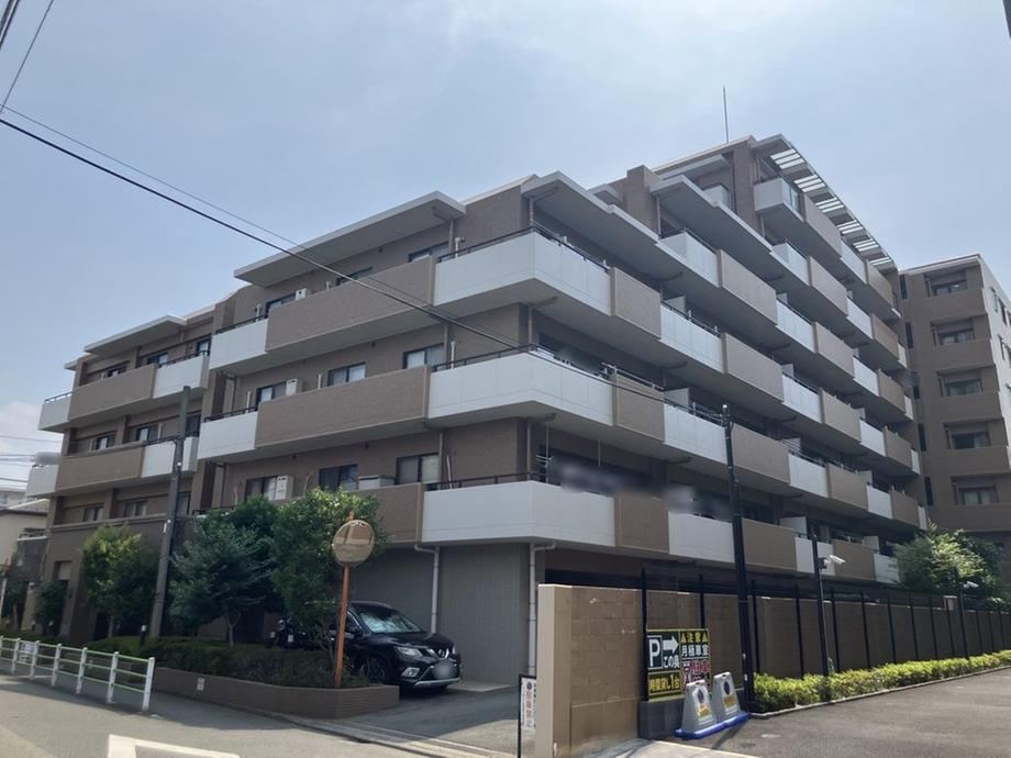 2LDK+S apartment in Ota Ward, Tokyo - Photo 1