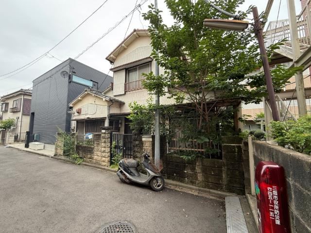 3DK house in Mitaka, Tokyo - Photo 1