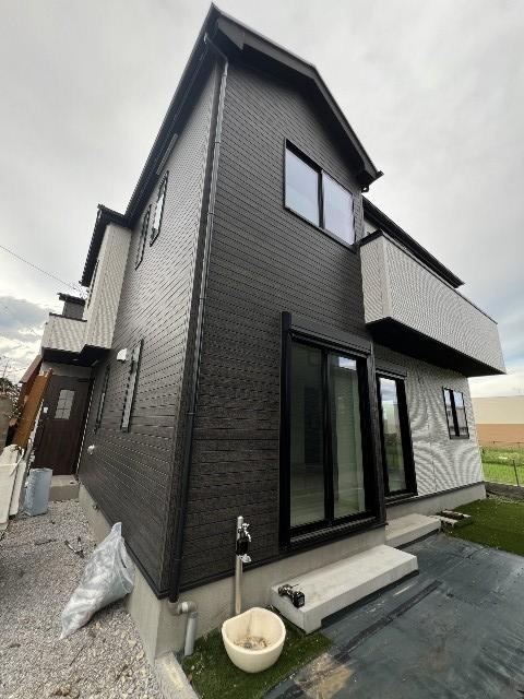 5LDK house in Kawajima, Hiki District, Saitama - Photo 1